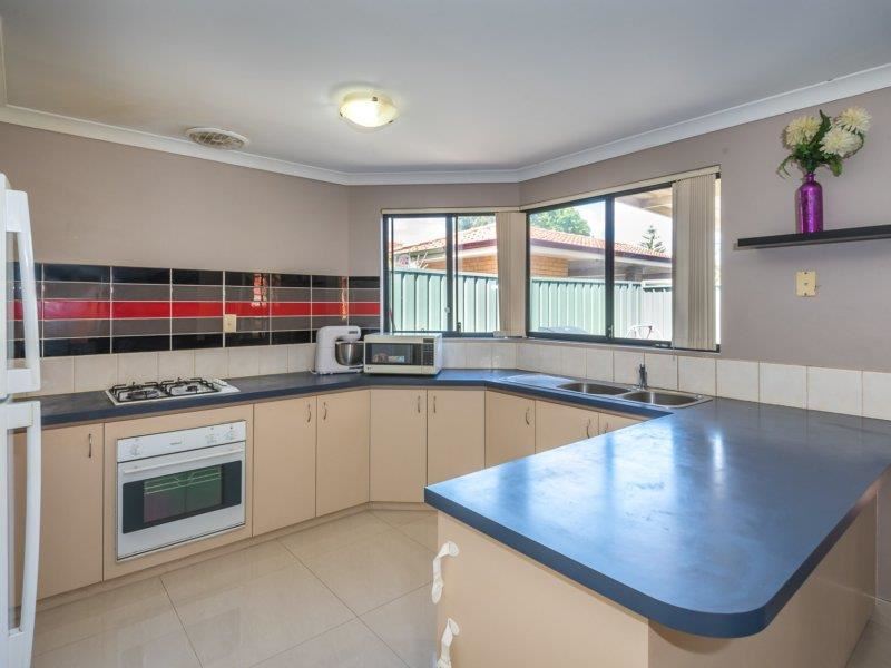 3/11 Exmouth Place, Thornlie WA 6108