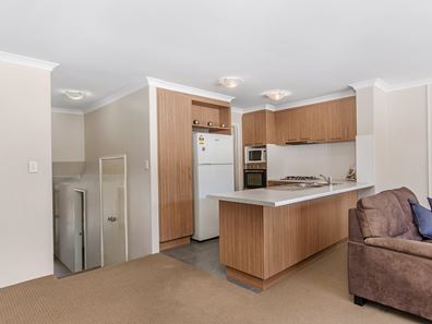 17/11 Serls Street, Armadale WA 6112