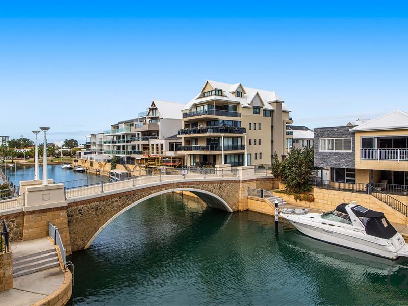 2/15 The Palladio, Mandurah WA 6210