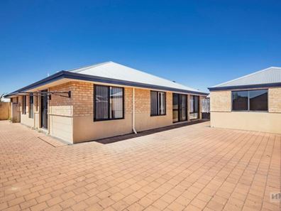 2 Derricap Avenue, Ellenbrook WA 6069