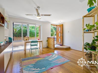 8A Sergeant Road, Melville WA 6156