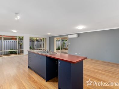 8 Gidgi Way, Wanneroo WA 6065