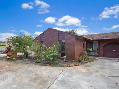 4 Higham Court, Leeming WA 6149