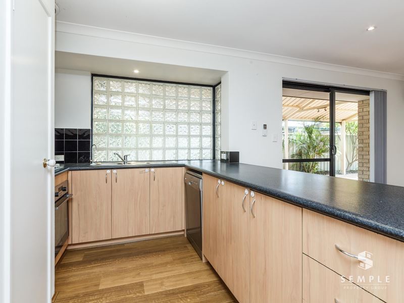 16 Jakovich Circuit, Atwell