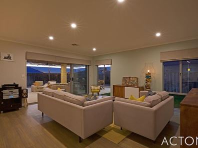 10 Varia Way, Halls Head WA 6210