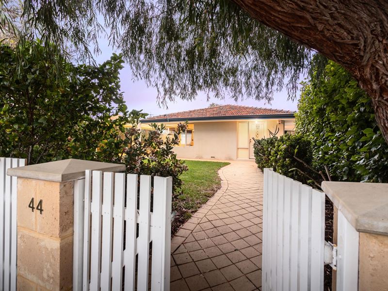 44 Adderley Street, Mount Claremont