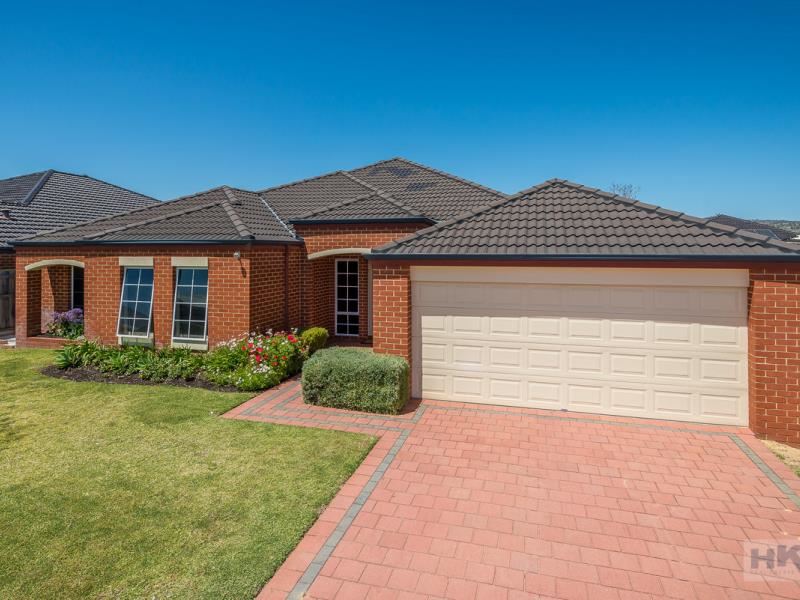 12 Turnberry Way, The Vines