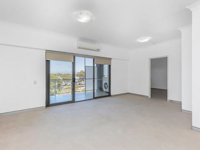 A 94/6 Walsh Loop, Joondalup WA 6027