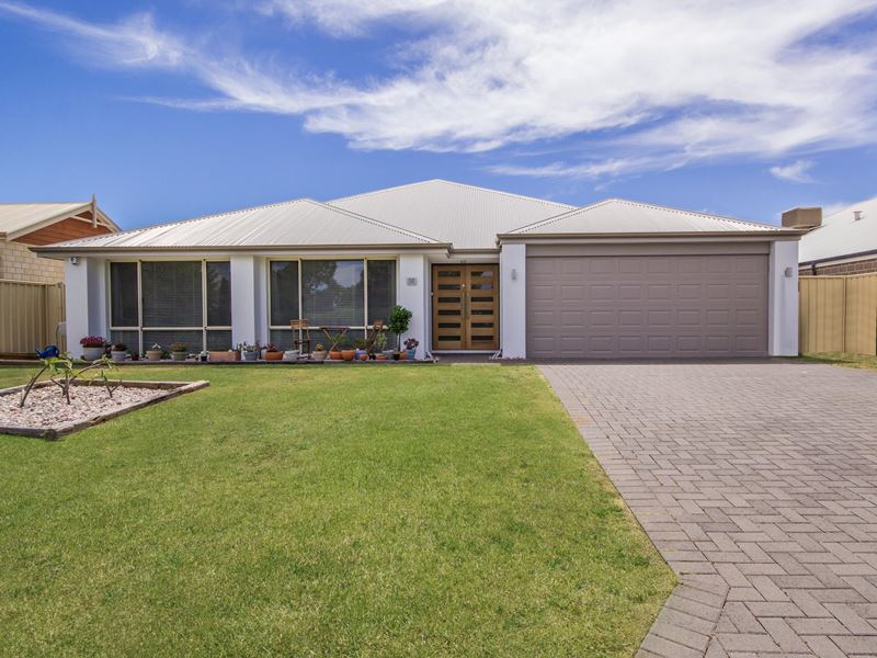 12 Frenchmans Crescent, Secret Harbour