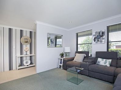16 Jasper Way, Lakelands WA 6180