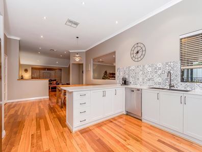7 Burnside Terrace, Canning Vale WA 6155
