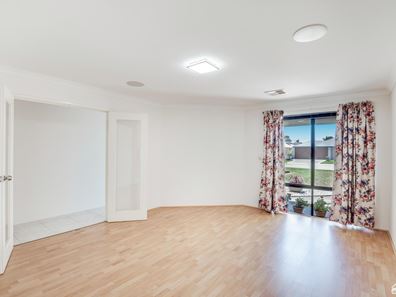 12 Kerrison Parade, Seville Grove WA 6112
