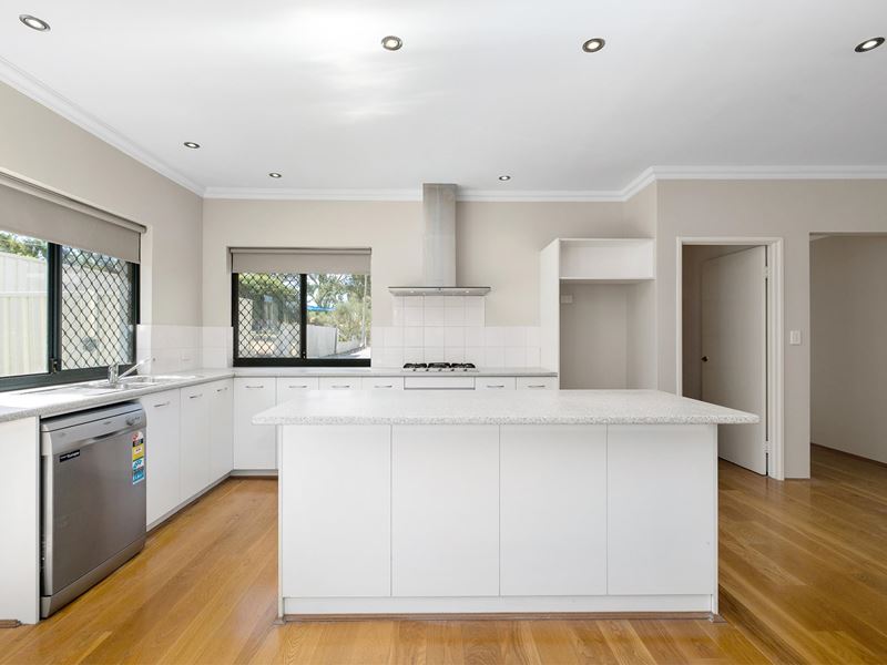 2/70 Pitt  Street, Bentley