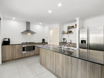 21 Salerno App, Piara Waters WA 6112