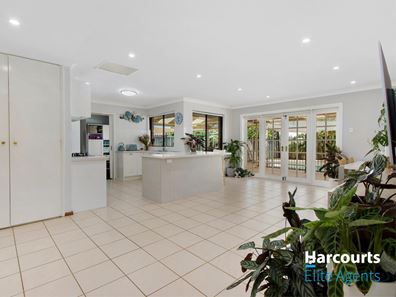 98 Donald Drive, Safety Bay WA 6169