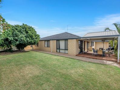 159 Peelwood Parade, Halls Head WA 6210