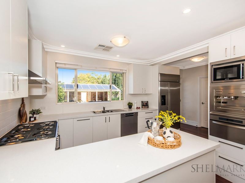 15 Pickering Way, Booragoon