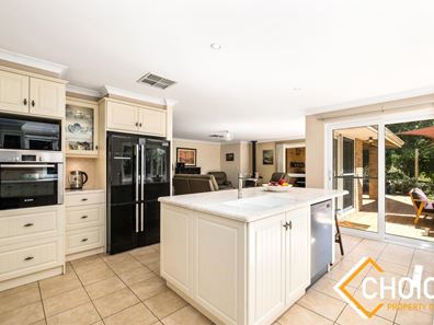 10 Schmitt Road, Kalamunda WA 6076