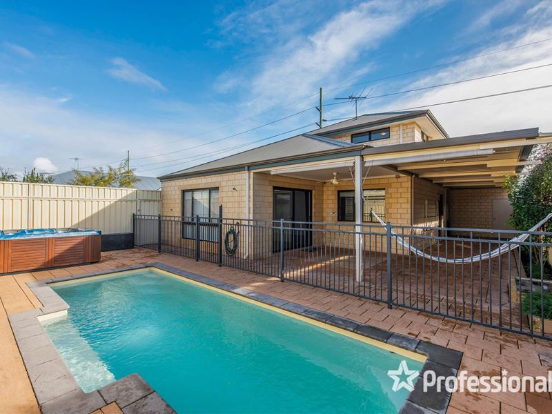 1 Colgoola Brace, Bassendean WA 6054