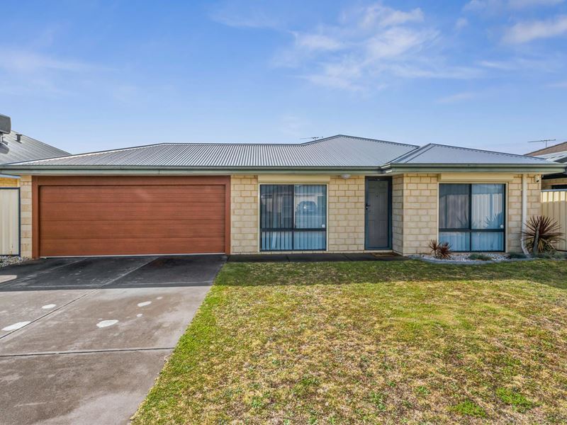 16 Kalbarri Cres, Bertram