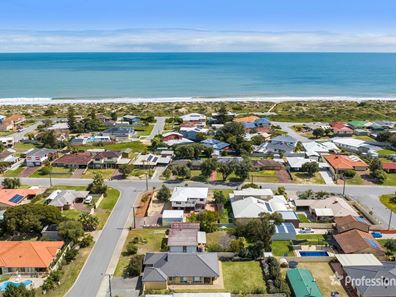 2 Barden Street, Madora Bay WA 6210