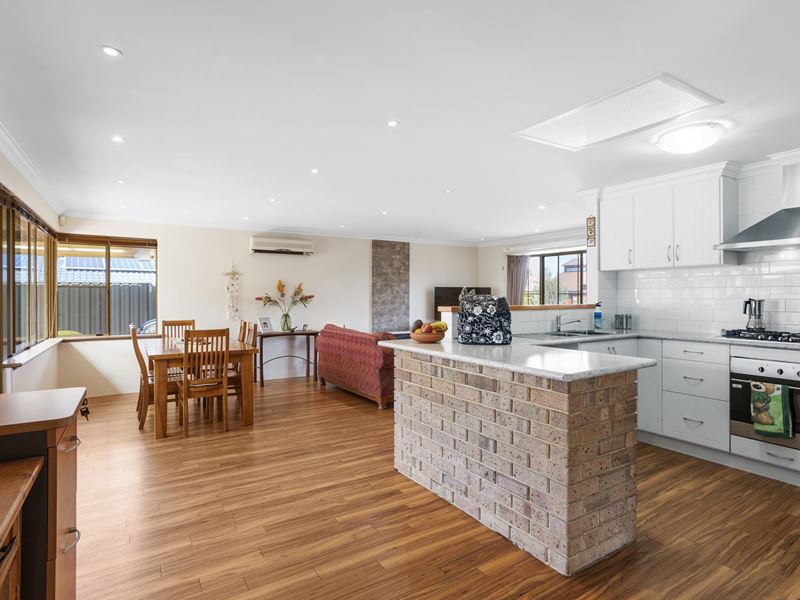 60 Lennoxtown Road, Duncraig