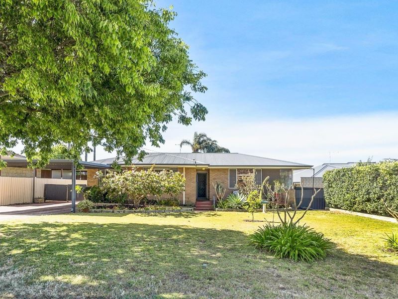 9 Moorhouse Street, Willagee WA 6156