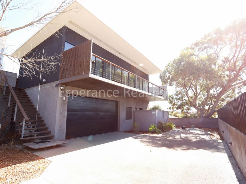 14B Walker Street, West Beach