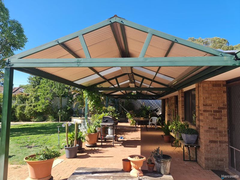 6 Conway Grove, Heathridge