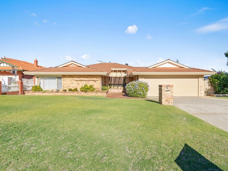 4 Whiting Court, Sorrento WA 6020