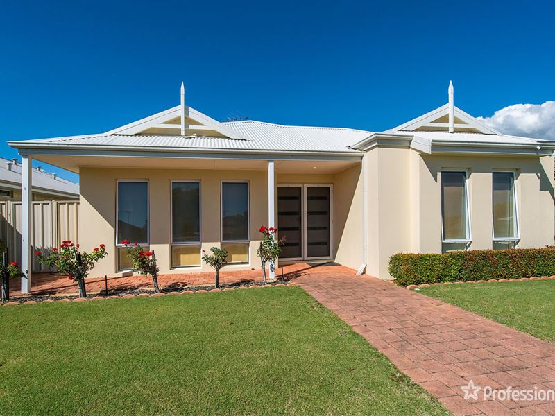 8 Bee Way, Falcon