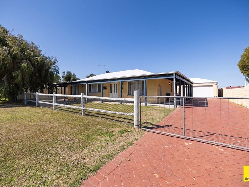 4 HEWBY COURT, Ledge Point