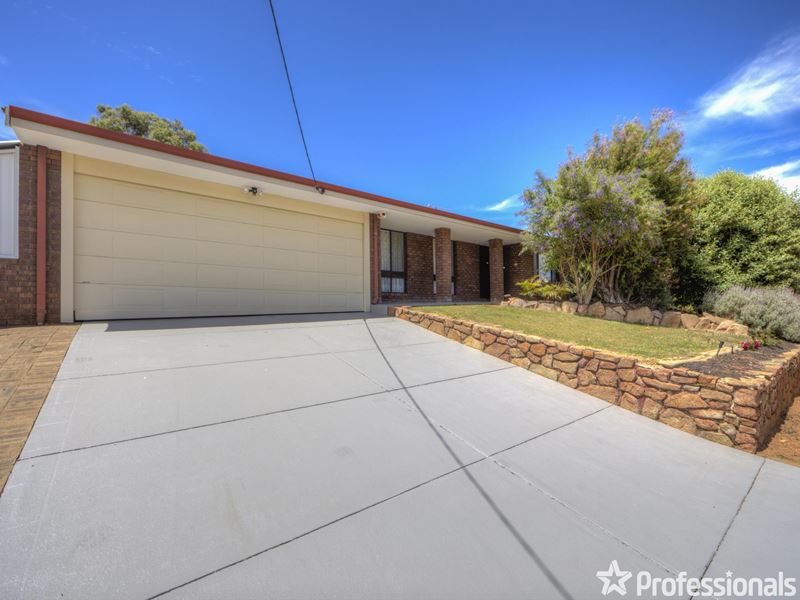 8 Brownfield Drive, Swan View