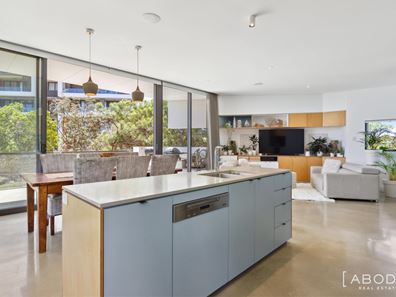 1 Ceylon Turn, North Coogee WA 6163