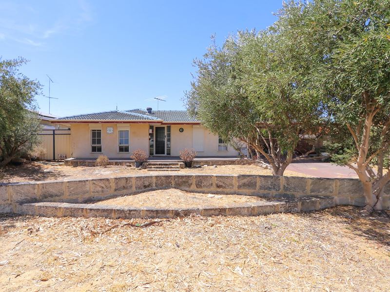 16 Farris Street, Rockingham