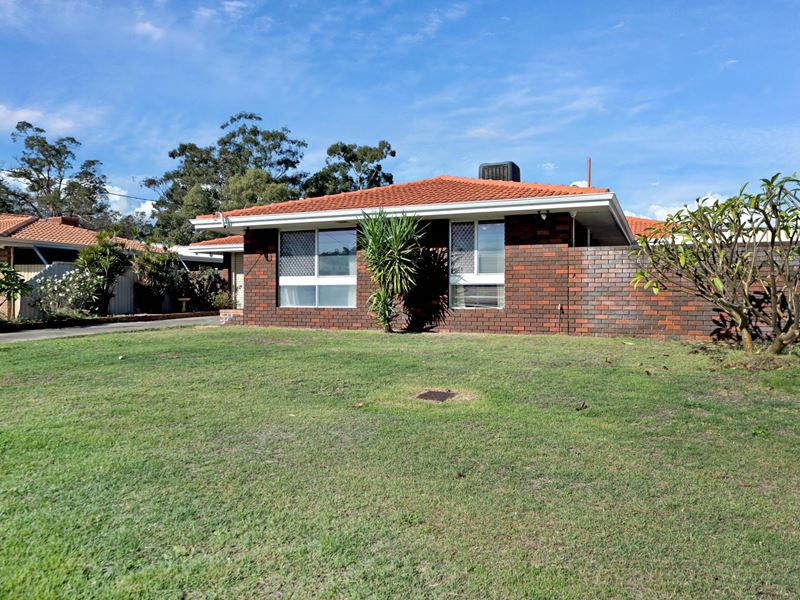 16 Constantine Court, Thornlie WA 6108