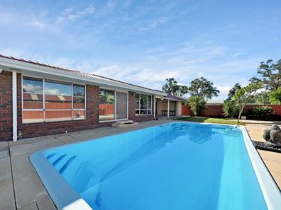 16 Constantine Court, Thornlie WA 6108