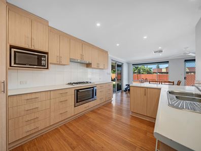 16 Constantine Court, Thornlie WA 6108