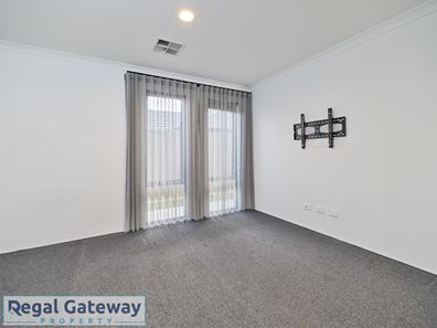 16 Guernsey Crescent, Byford WA 6122