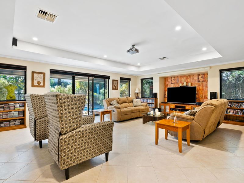 3 Kingsway, Madeley