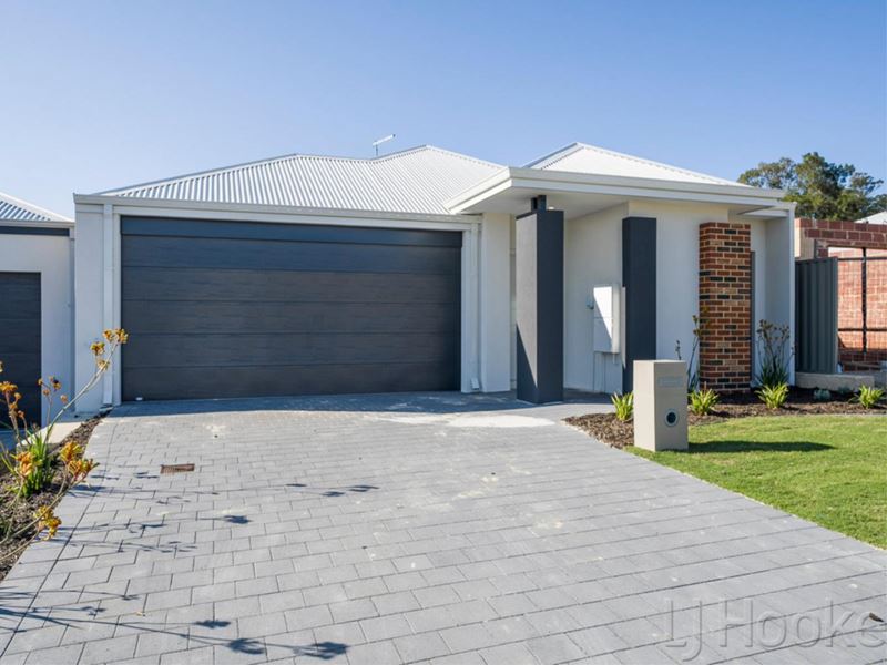 7 Draper Way, Ellenbrook WA 6069