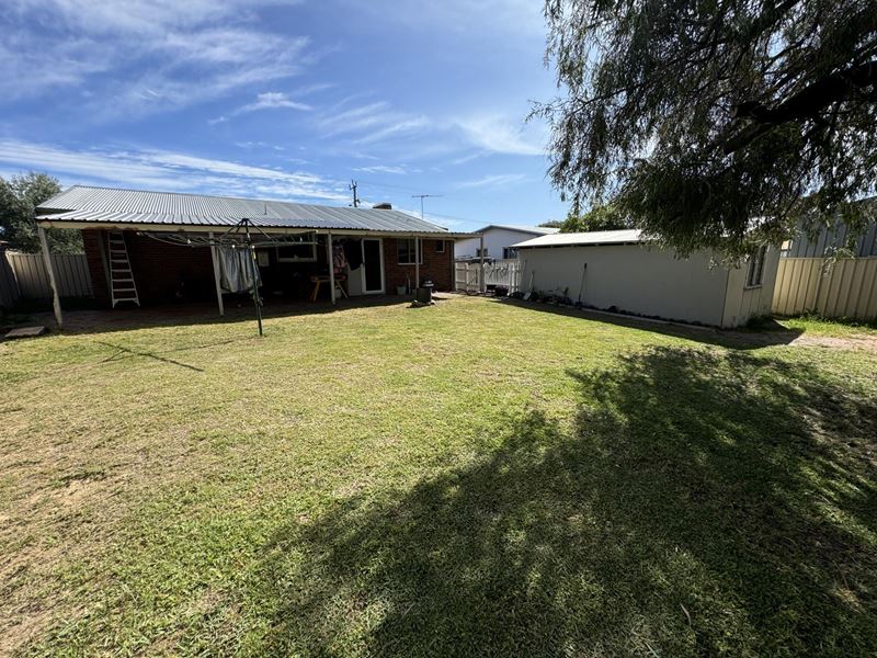 15 Knight Street, Withers