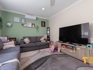 21 Hefron Way, Parmelia WA 6167