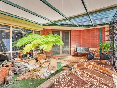 8 Prevelly Circle, Waikiki WA 6169