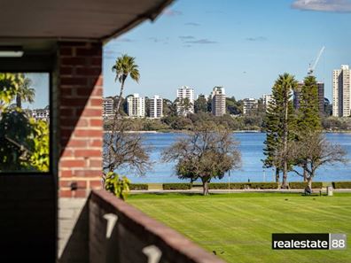 18/126 Terrace Road, Perth WA 6000