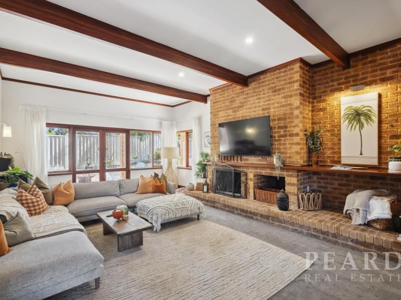 30 Guinevere Way, Carine