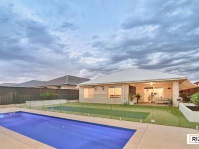 17 Azolla Street, Banksia Grove WA 6031