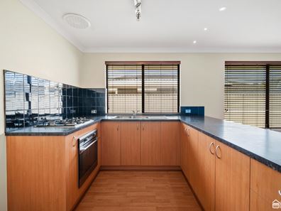 6 Vallota Pass, Seville Grove WA 6112