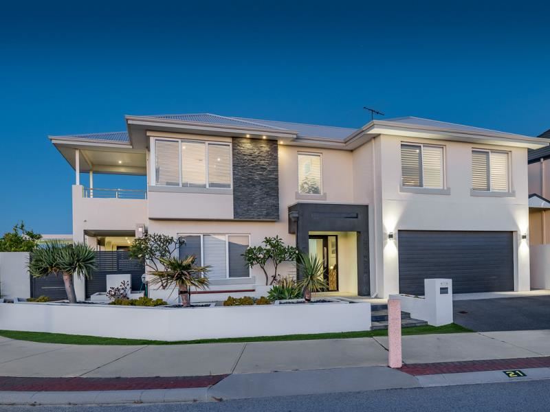 21 Kallatina Drive, Iluka