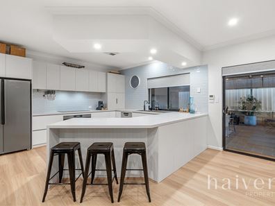 11A Young Street, Melville WA 6156